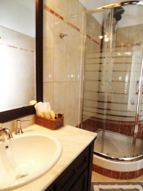 Pozar Salt Cave Hotel Spa Káto Loutrákion Rom bilde